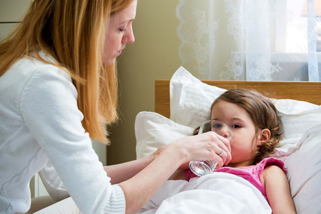 Khi nằm cho bé gối đầu cao