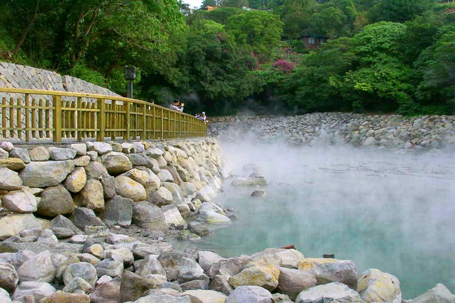 suối khoáng nóng Bang