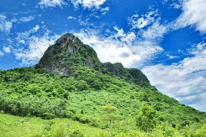 Núi Thần Dinh