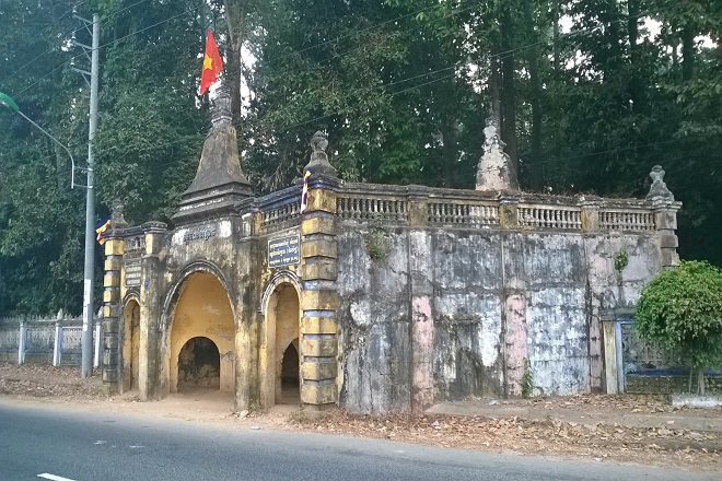 Chùa Hang
