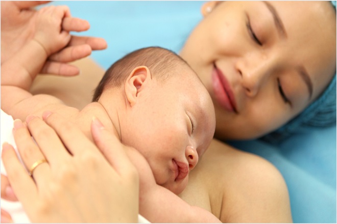 mẹ và bé an toàn khỏe mạnh