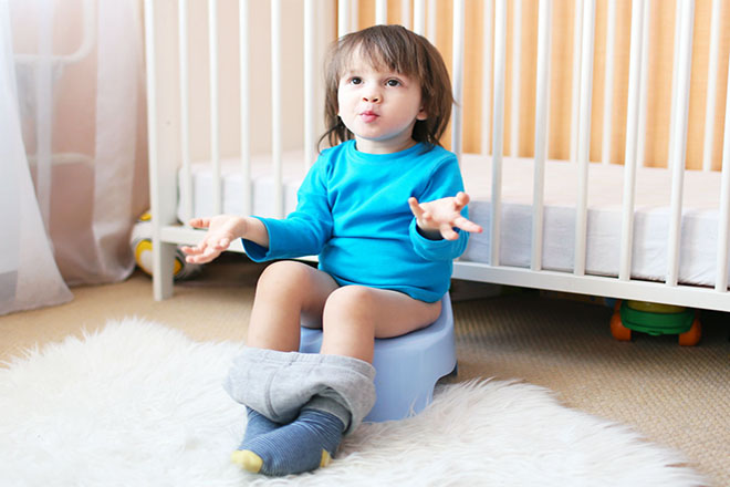 Dạy con tự đi vệ sinh