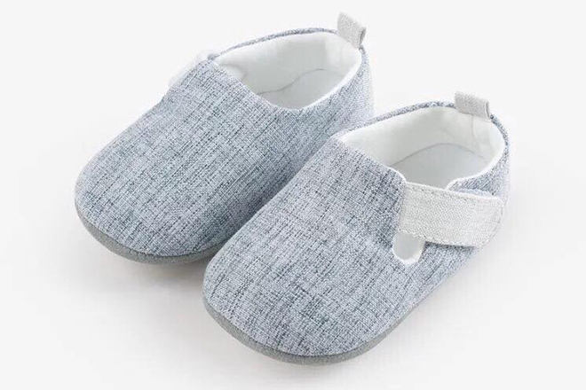 Giày nỉ xinh xắn cho bé tập đi