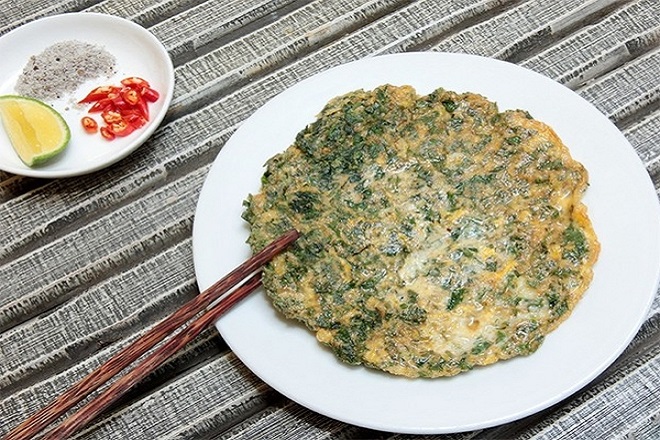 trứng chiên ngải cứu