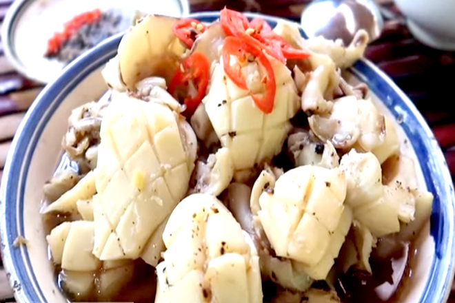Mực hấp nước dừa