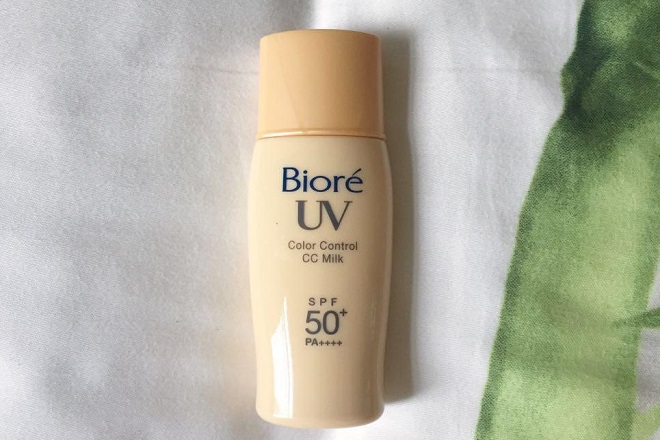 Kem chống nắng Biore UV Color Control CC Milk SPF 50 PA