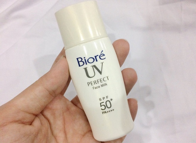 Kem chống nắng Biore UV Perfect Face Milk SPF 50 PA