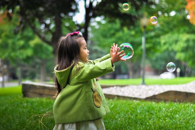 Trẻ mầm non phát triển trí tưởng tượng