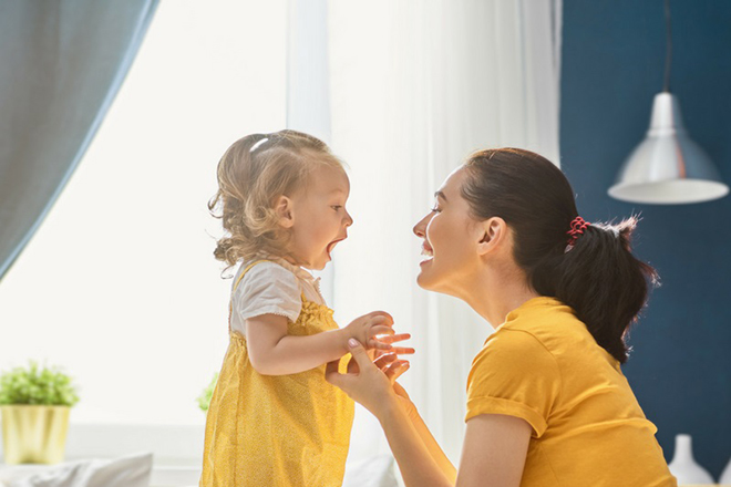 Trẻ 2 tuổi không thể ngồi yên được lâu