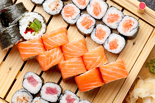 Sushi cá sống