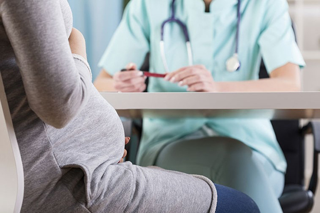 Bà bầu và bác sỹ