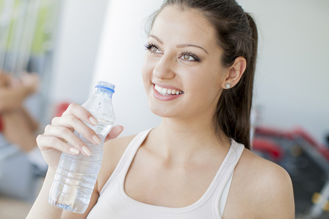 Bà bầu uống đủ nước