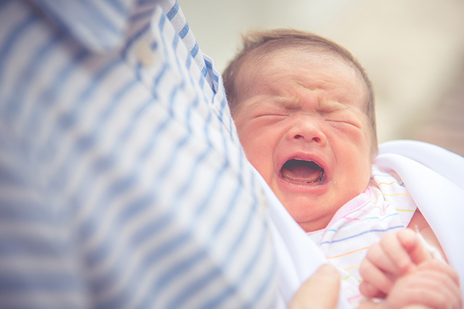 Trẻ bị kích thích bất thường