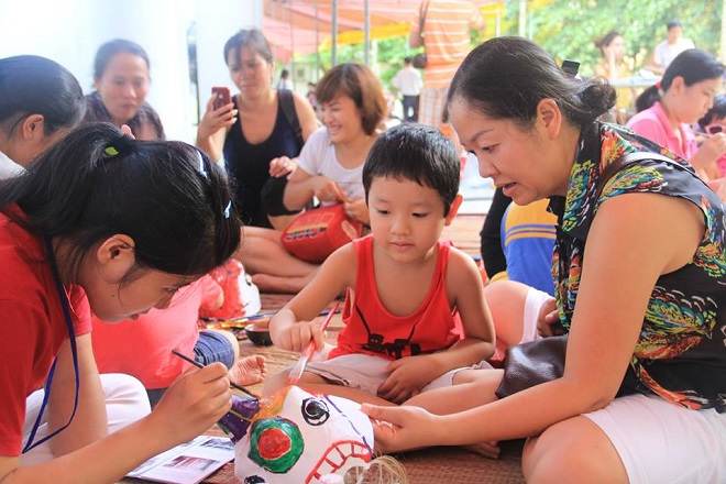trẻ em vui chơi