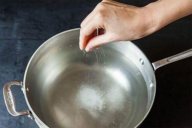 nấu nước muối