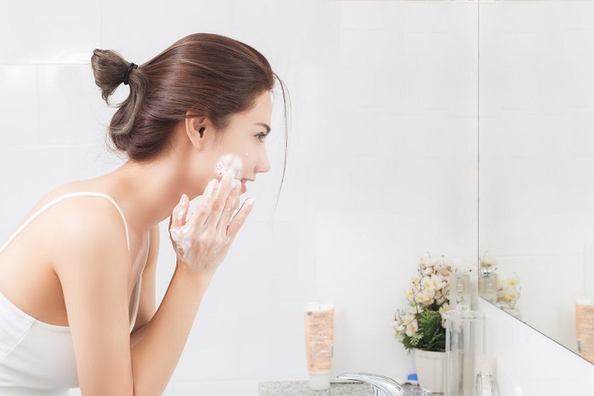 rửa mặt bằng acness trị mụn