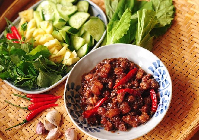 thịt kho mắm ruốc món ăn mùa mưa