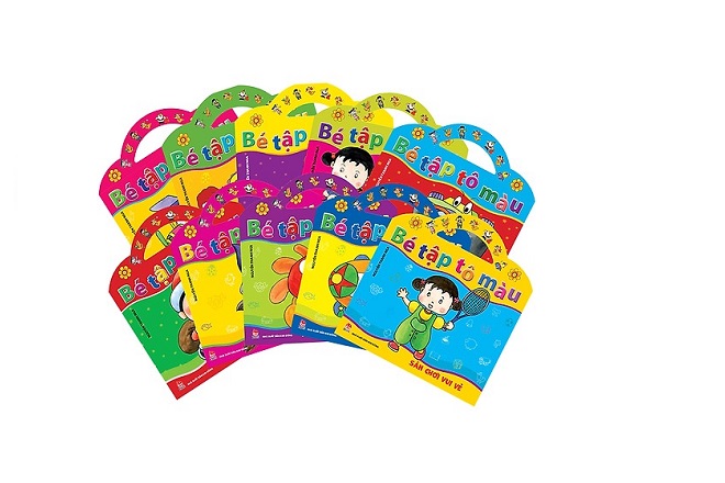 bé tập tô màu