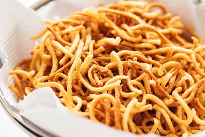 chiên mì cho giòn