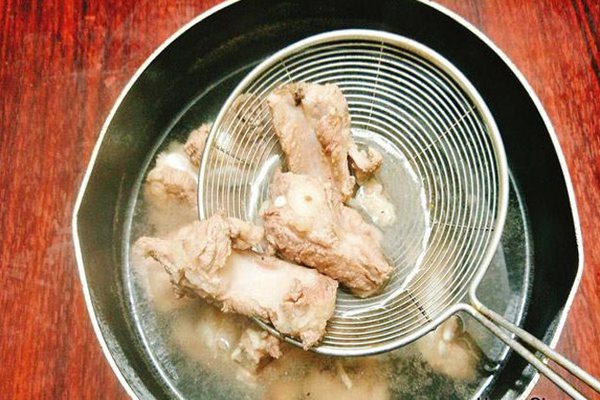 luộc sườn