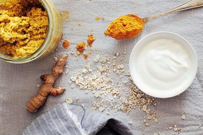 trị rạn da sau sinh bằng nghệ và sữa chua