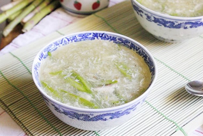 súp măng tây với thịt gà