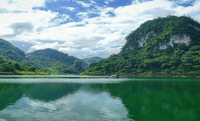 Chỉ mất hơn một giờ đồng hồ từ thành phố Cao Bằng để đến hồ Thang Hen