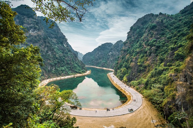 tuyet tinh coc o ninhMột Tuyệt tình cốc đang rất nổi tiếng gần đây là Động Am Tiên binh
