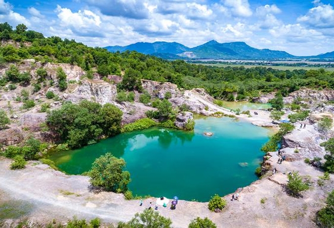 Chính sự hoang dã và phong trần của hồ đã thu hút được sức trẻ và đam mê chinh phục của dân phượt
