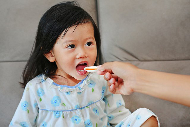 Cho con dùng sản phẩm uy tín