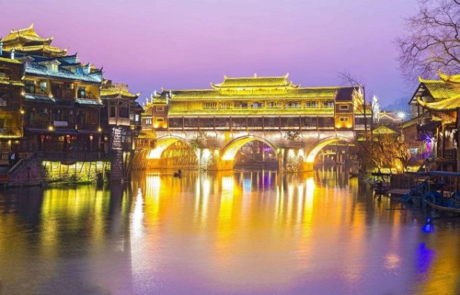 Cầu Hồng Kiều về đêm