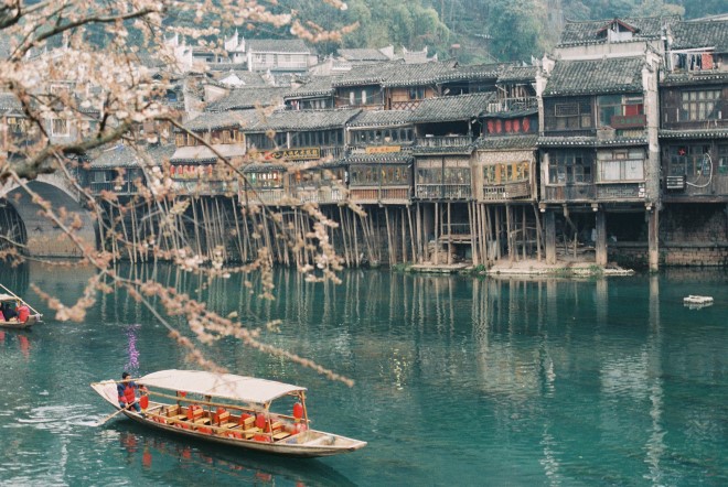Mùa xuân ở Phượng Hoàng Thành yên bình, tĩnh lặng hơn
