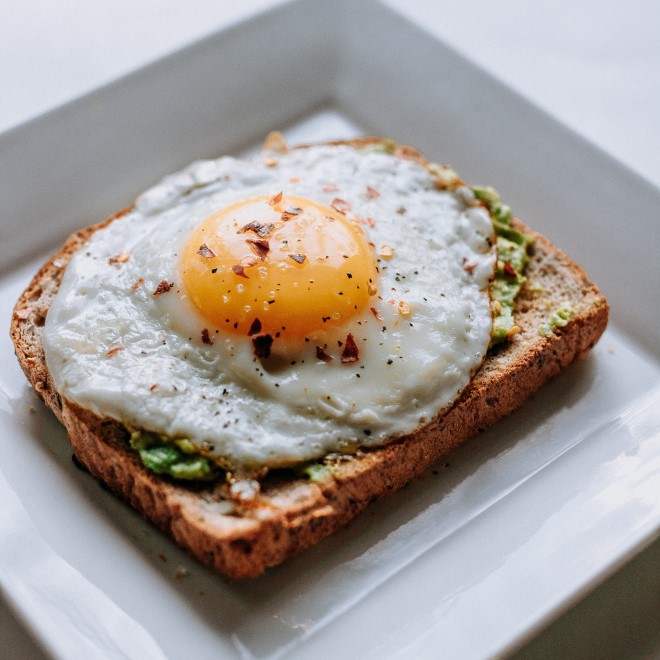Bánh mì bơ nướng là món ăn