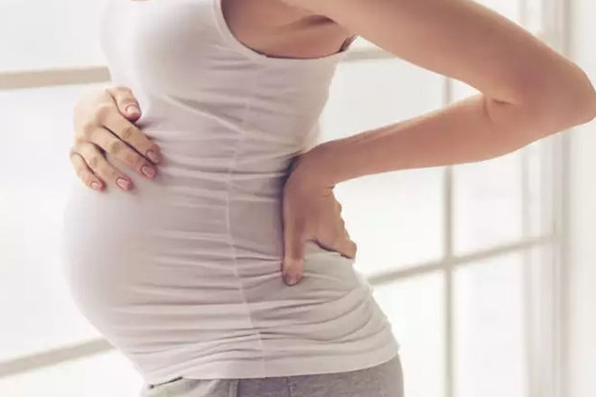 Đau lưng âm ỉ kéo dài