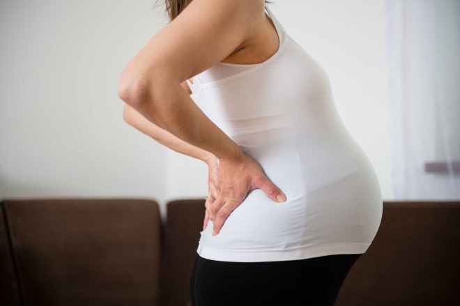 Những cơn đau lưng là điều không thể tránh khỏi khi mang thai