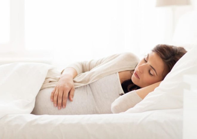 Mẹ bầu thường bị khó ngủ vào những tuần cuối thai kỳ
