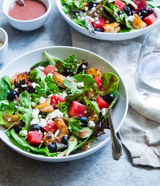 Các món salad rau củ sẽ là thức ăn vặt cực lành mạnh cho mẹ bầu thèm ăn