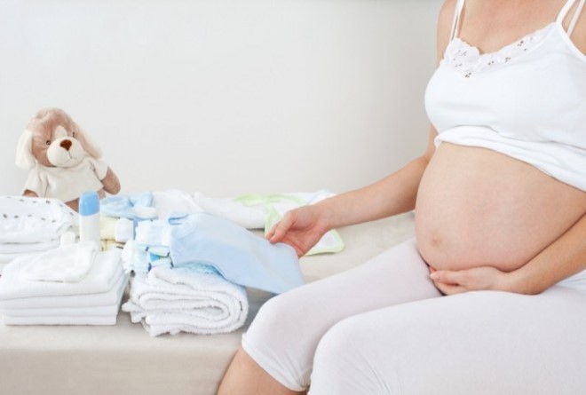 Mẹ nên tìm hiểu và mua sắm đầy đủ những vật dụng cần thiết vào ngày sinh từ giờ đi nhé