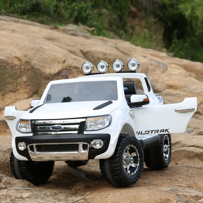 Xe ô tô điện trẻ em Ford KD 105