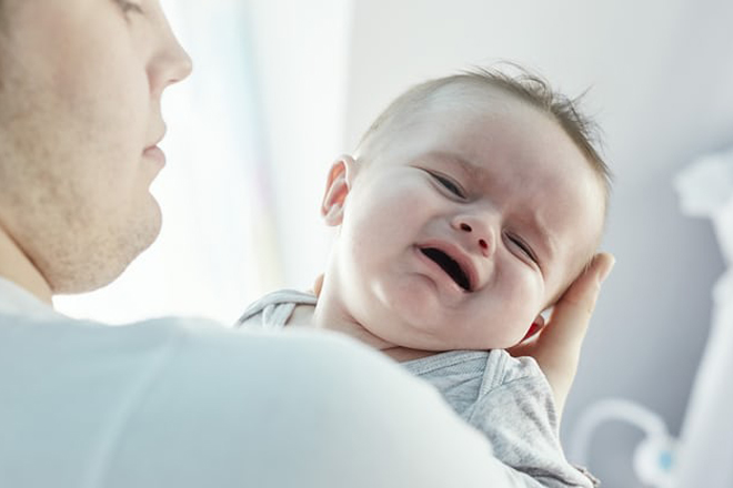 Trẻ táo bón do mắc bệnh