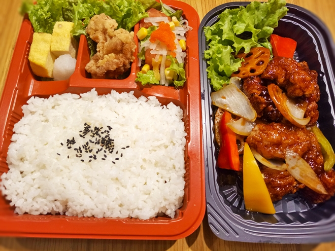 Thịt bò xào ớt chuông bữa trưa dinh dưỡng đầy màu sắc