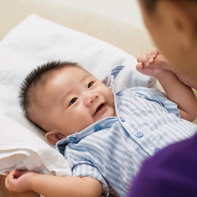 Nói chuyện với bé