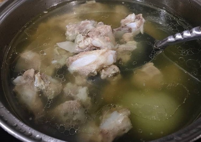 trụng sơ giò và xương bò
