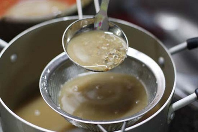 giã cua đồng lấy nước cốt