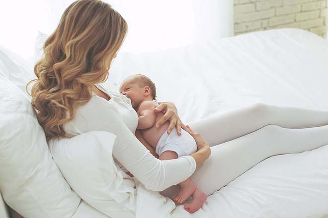Bé bú 4 5 cữ mỗi ngày