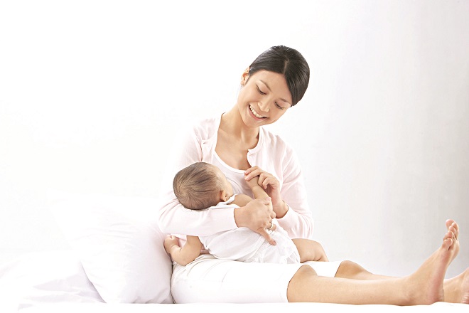 Cho con bú mẹ
