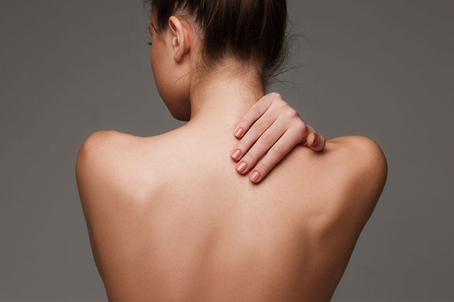 Cách trị mụn lưng dưới sapo