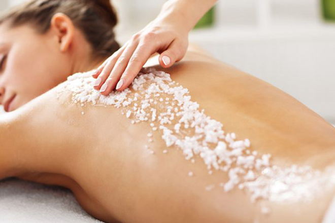 Trị mụn bằng muối