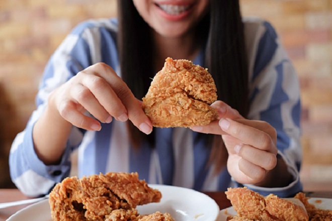 Tránh thức ăn dầu mỡ