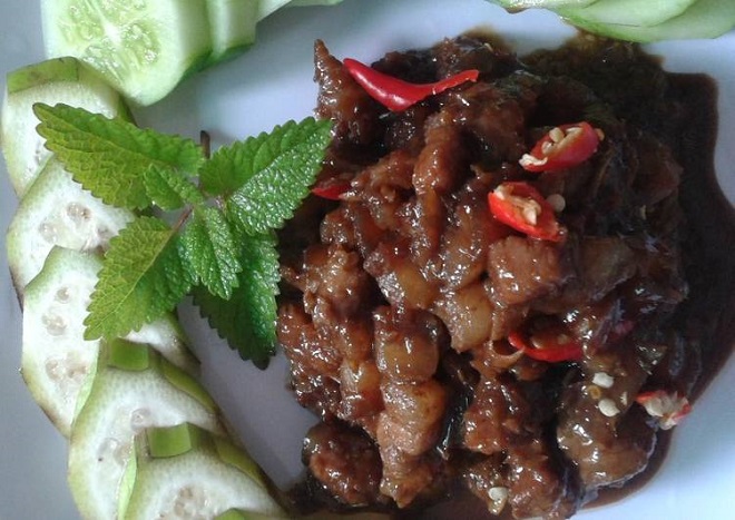 thịt kho mắm ruốc huế